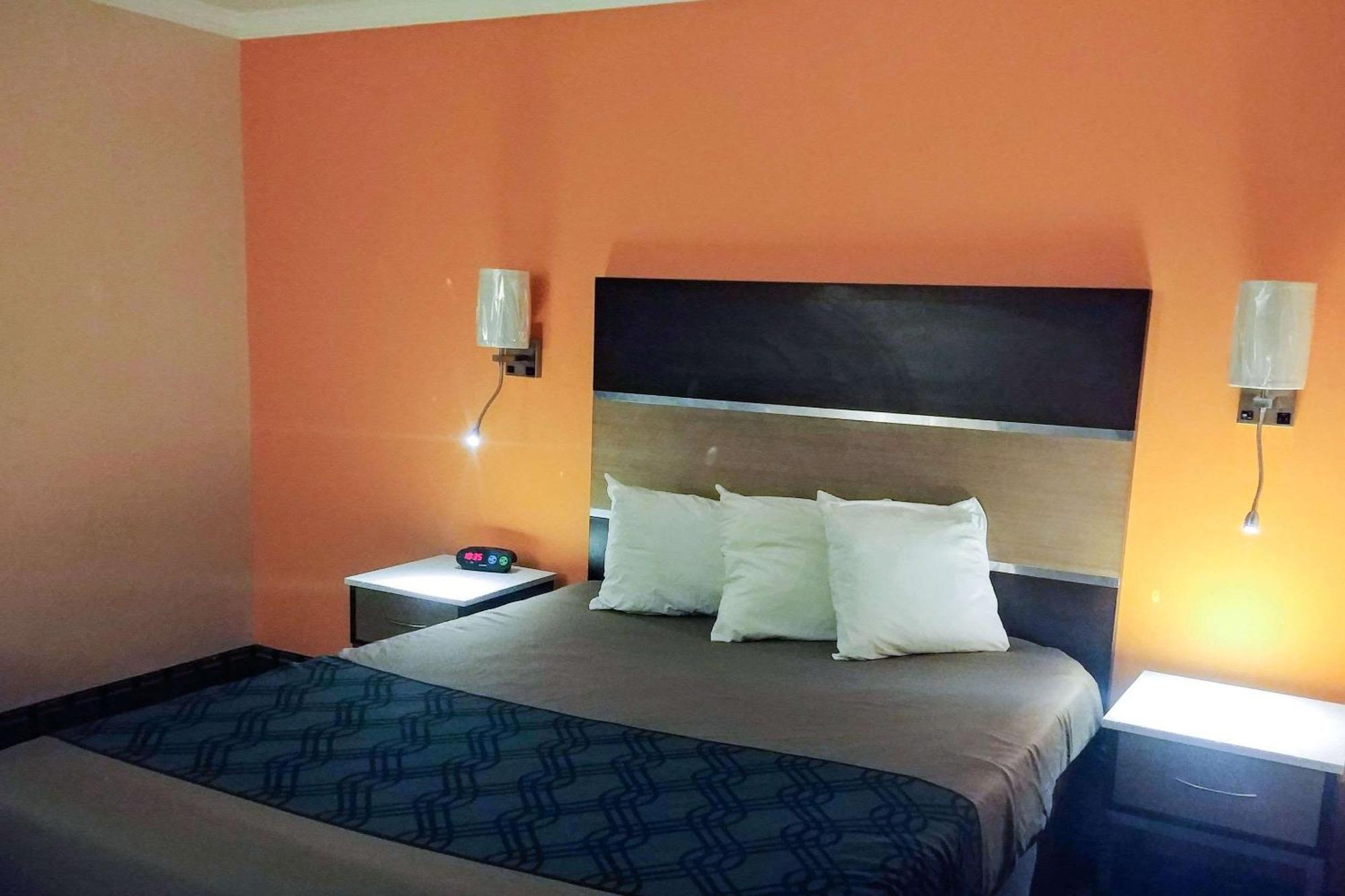 Econo Lodge Milldale - Southington Ngoại thất bức ảnh