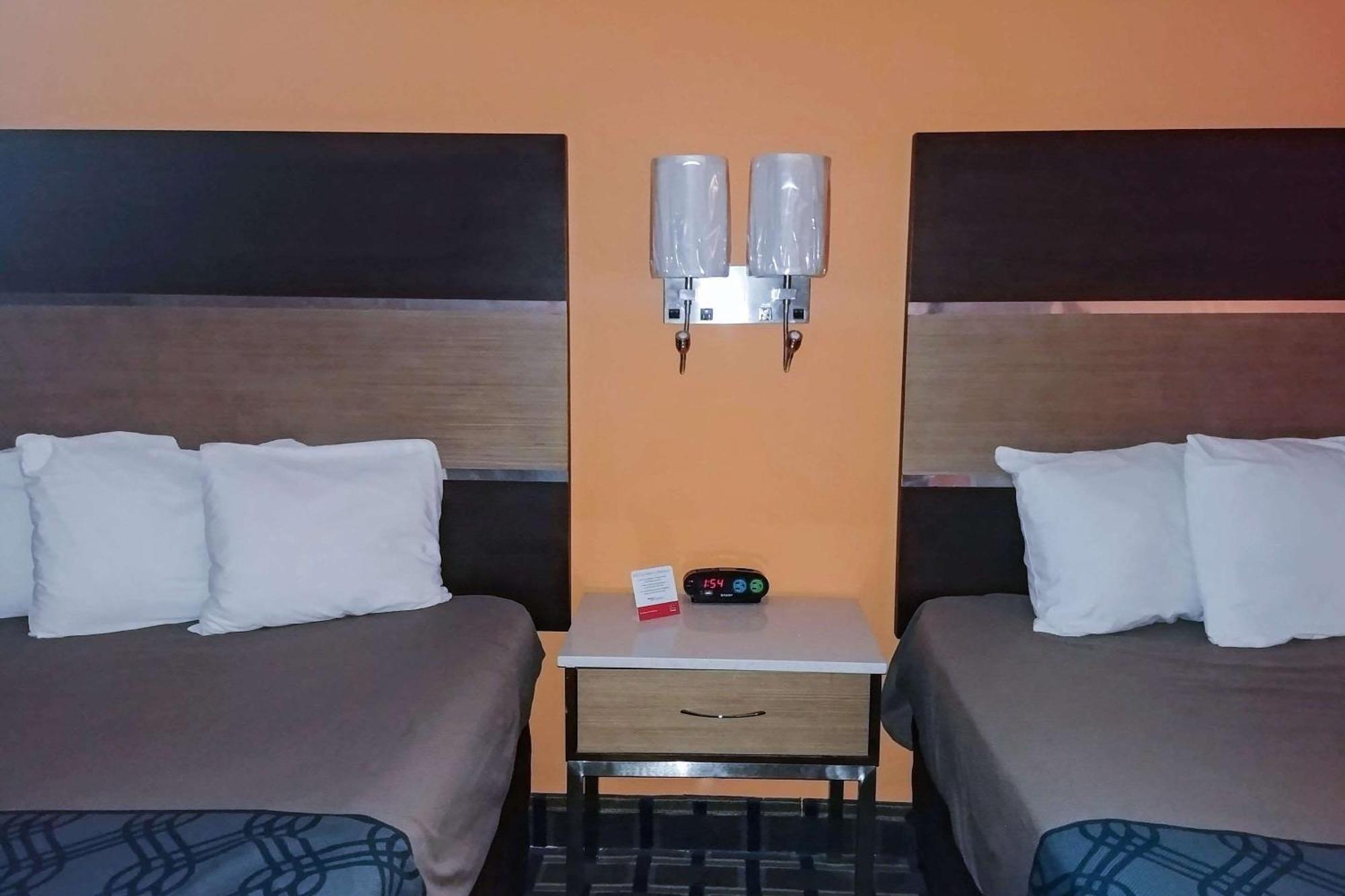 Econo Lodge Milldale - Southington Ngoại thất bức ảnh
