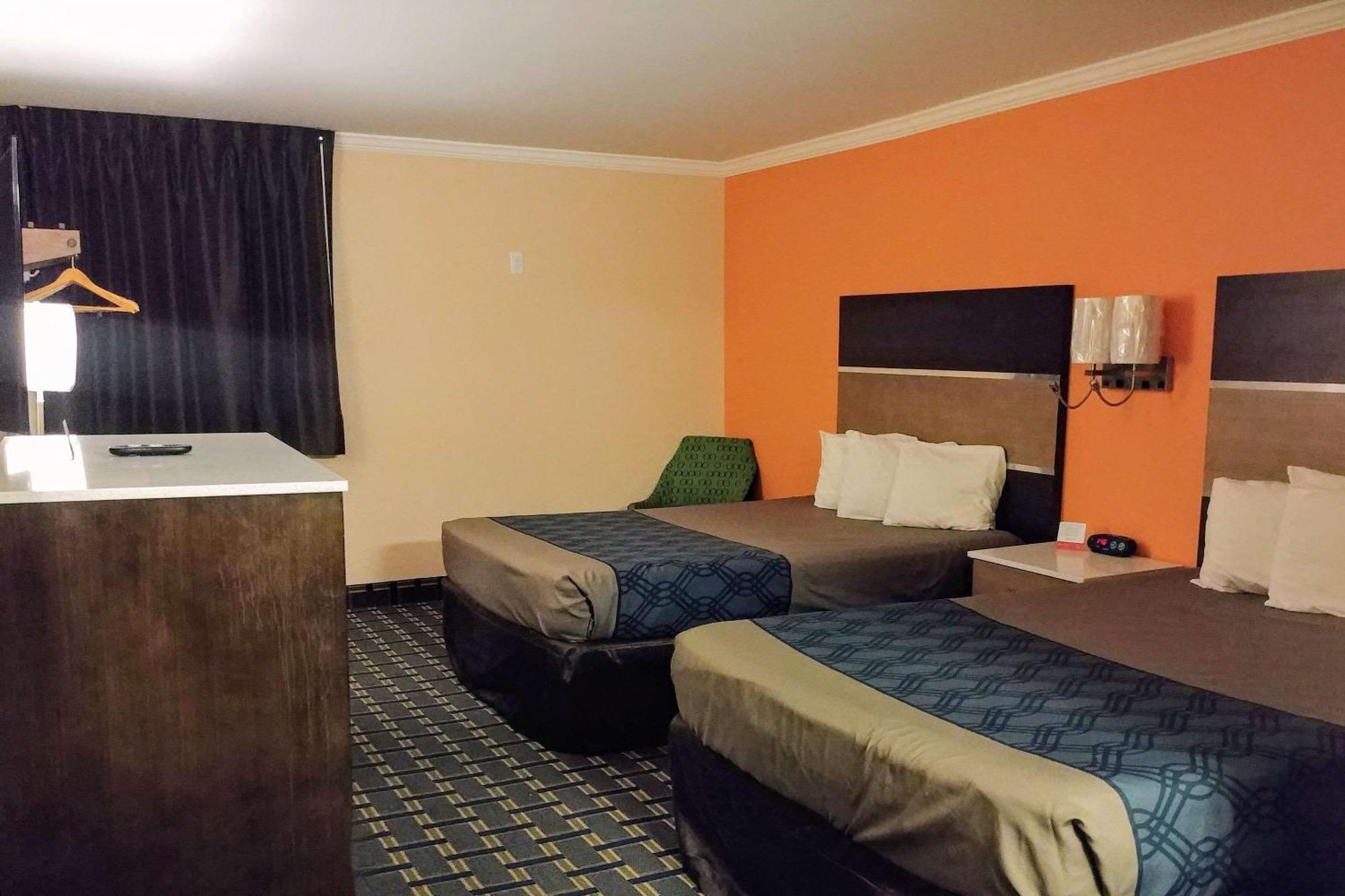 Econo Lodge Milldale - Southington Ngoại thất bức ảnh